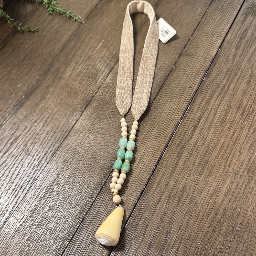 Beige/cream and Green Beaded Shell Necklace